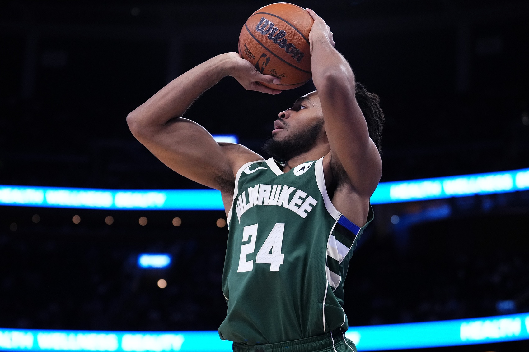 体育直播-尼克·杨：字母回归后托马斯就要站底角了 科比复出后我也一样